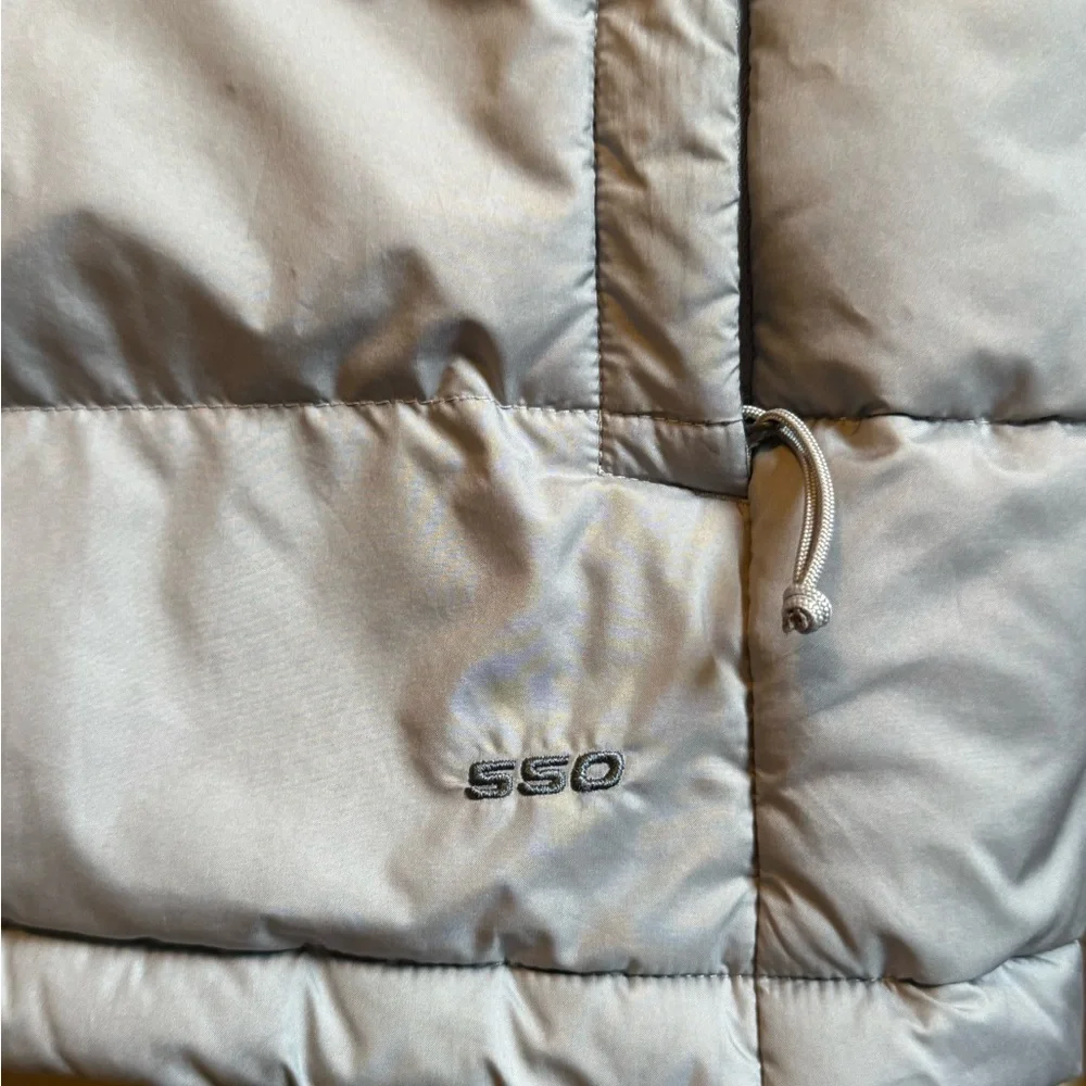 EUC The North Face 550 Puffer Vest - Picture 5 of 10